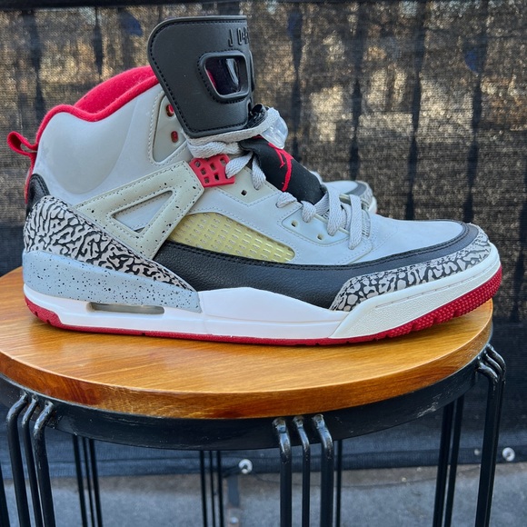 Air Jordan’s- Jordan Spizike Wolf Grey - Picture 3 of 8